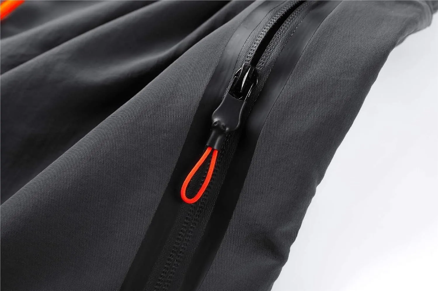 Men Lightweight Athletic Running Shorts Quick Dry Workout Shorts for Gym Shorts Hiking with Zipper Pockets