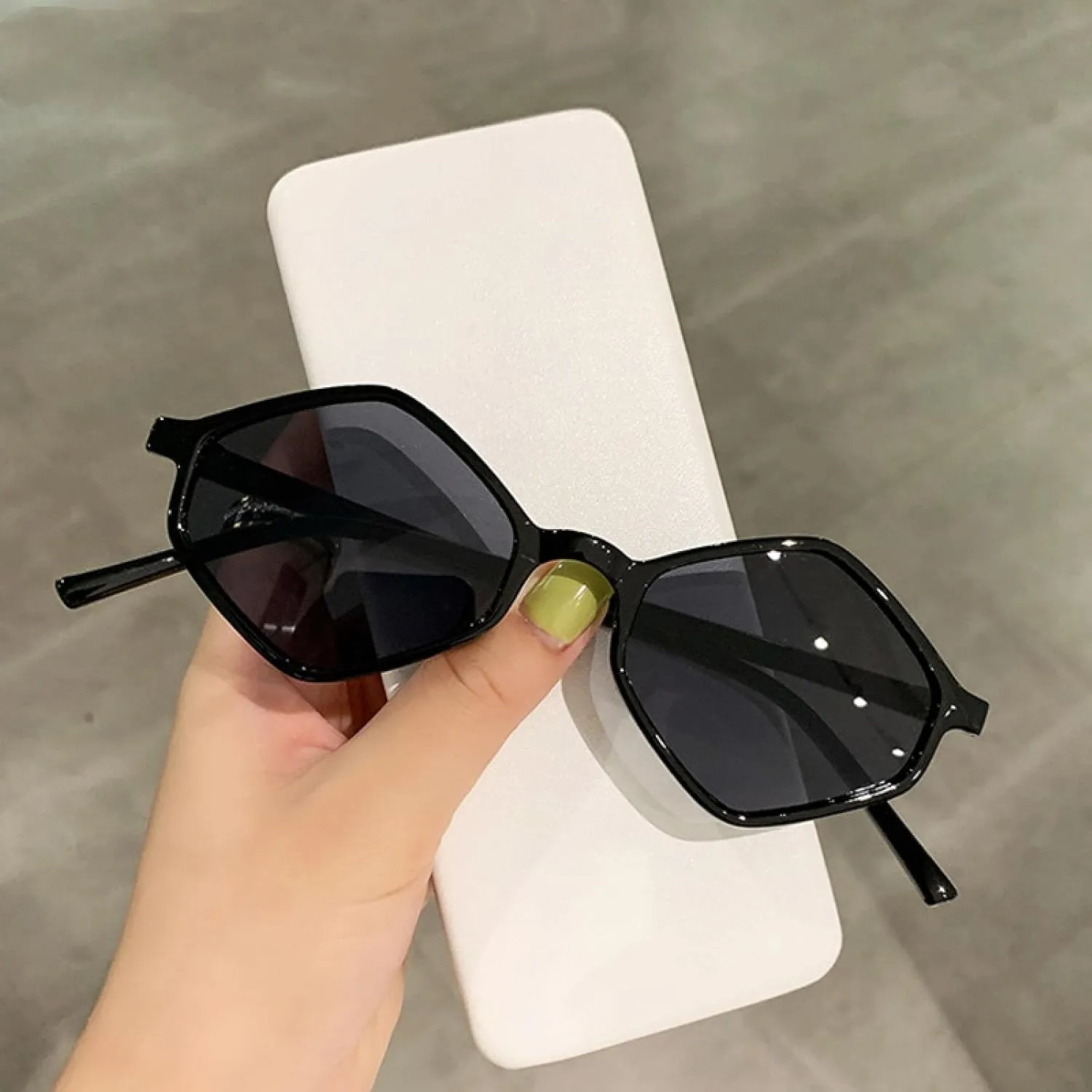 Trendy Sunglasses Women Vintage Glasses for Men Classic Brown Retro Female Lunette Soleil
